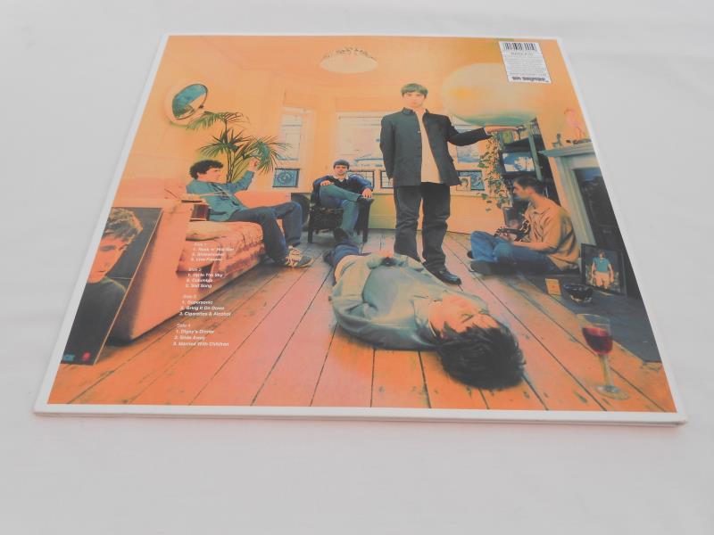 Oasis ? Definitely Maybe UK double LP RKIDLP70 NM Both vinyls are in near mint condition with a high - Image 7 of 13