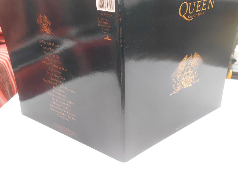 Queen Greatest Hits UK double LP 1st press PMTV 21 A-2U-1-1 and B-1U-1-1 and PMTV 22 A-2-1-2 and B- - Image 5 of 14