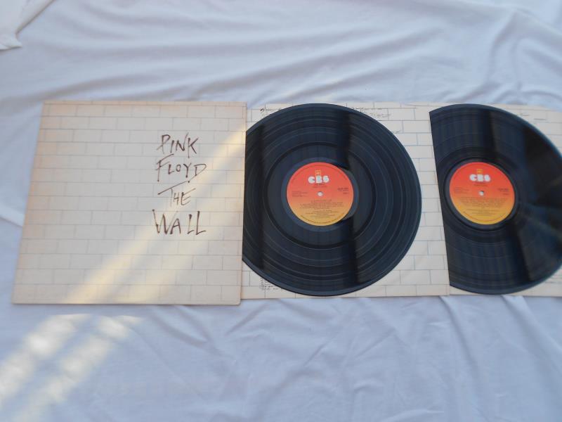 Pink Floyd - The Wall South African 1st press SCBS 2462 Near Mint The vinyl?s are in near mint