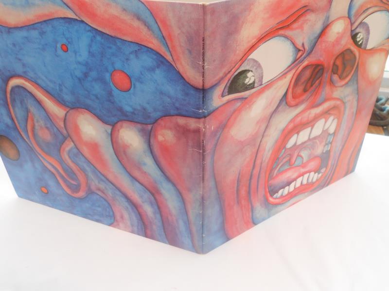King Crimson - In the court of the Crimson King UK LP record. 2302057 A-1 and B-5 NM+ The vinyl is - Image 3 of 10