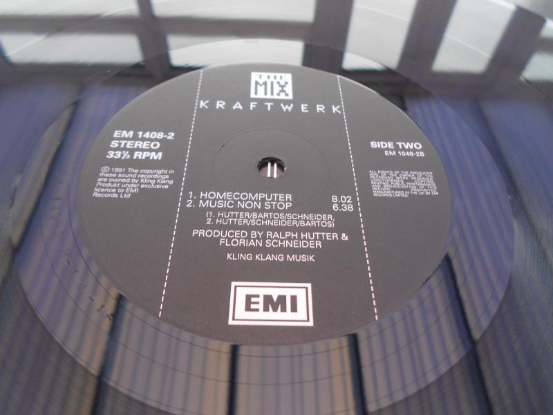 Kraftwerk Collection of 2 x LP?s 1 double LP Excellent condition. Karftwerk The Mix EMI 1408 UK Both - Image 6 of 12