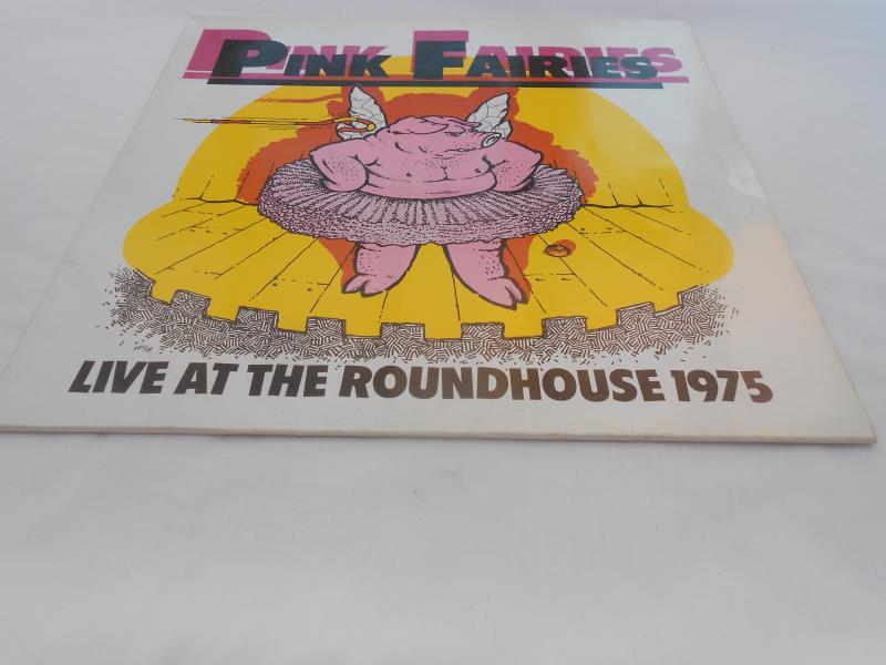 Pink Fairies.- Live at the Roundhouse 1975 LP Big Beat WIK 14 B-3993 A-2 and B-2 N/M The vinyl is in - Image 2 of 9