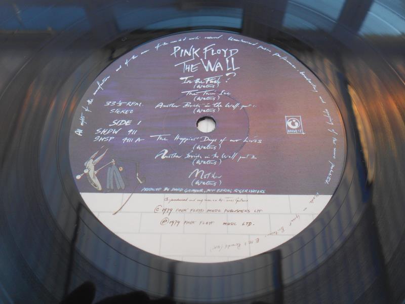 Pink Floyd - The Wall UK 1st press double LP Record SHDW 411 SHSP 4111A-U2 B-3U 4112A-3U and B-2U - Image 8 of 15