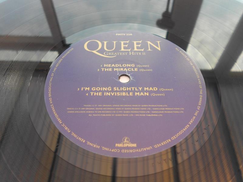 Queen Greatest Hits UK double LP 1st press PMTV 21 A-2U-1-1 and B-1U-1-1 and PMTV 22 A-2-1-2 and B- - Image 8 of 14