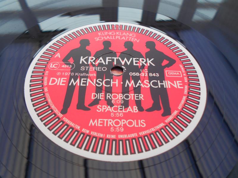 Kraftwerk Collection of 2 x LP?s 1 double LP Excellent condition. Karftwerk The Mix EMI 1408 UK Both - Image 10 of 12
