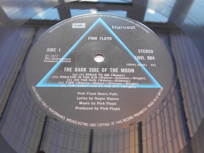 Pink Floyd ? Dark Side of the Moon. UK 1973 LP record SHVL 804 A-11 and B-10 N/M The vinyl is in - Image 7 of 11