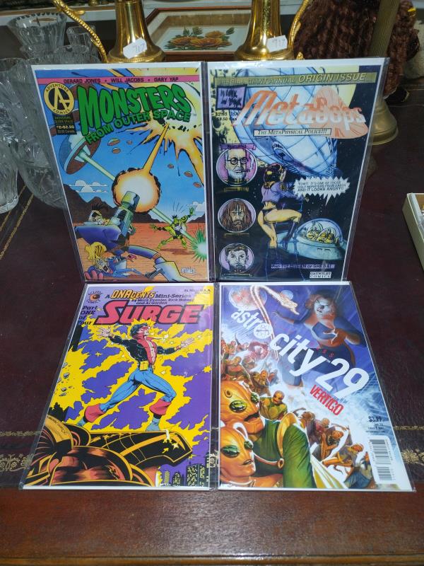 A quantity of comics including The Umbrella Academy & Astro City etc. - Image 5 of 10