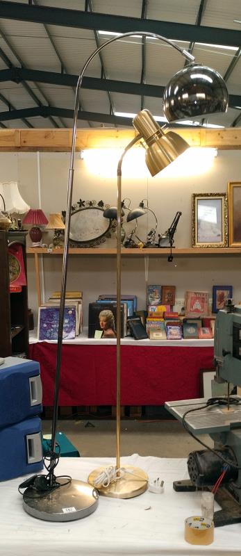 2 floor standing reading lamps