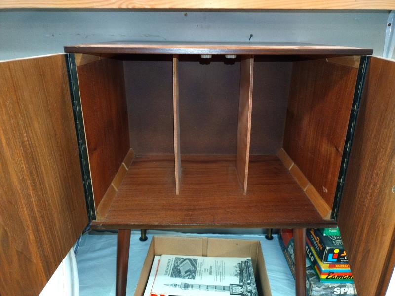 A vintage 1950/60's record cabinet COLLECT ONLY - Image 2 of 2