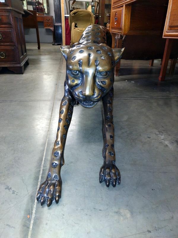 A large brass cheetah, 162 cm long, 48 cm high, COLLECT ONLY. - Image 3 of 3