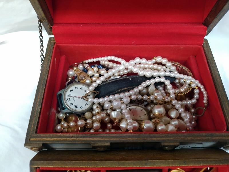 A small chest of costume jewellery, watches and pearls - Image 3 of 3