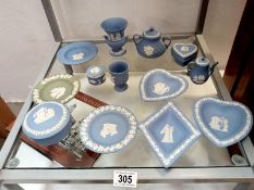 Quantity of blue and white wedgwood china
