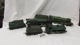 Three Triang Hornby '00' gauge locomotive and tenders including Flying Scotsman and Evening Star.
