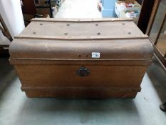 An old tin travel trunk 71cm x 49cm x 44cm COLLECT ONLY