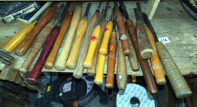 A lot of quality chisels and carving tools.