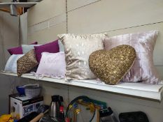 A good lot of 'as new' pillows and cushions