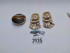 A 19th century banded agate brooch in silver, silver bird brooch & a pair of 1980's silver earrings.