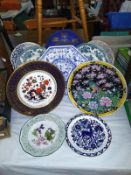 A selection of collectors cabinet plates, Chinese, Aynsley, Nottinghamshire etc