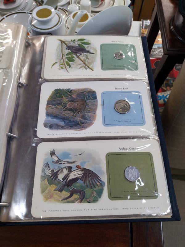 An album of bird coins of the World (31 coins with cards) - Image 2 of 4