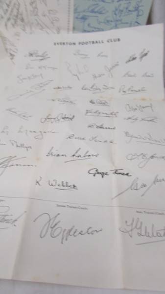 A collection of facsimile football team signatures. - Image 2 of 8