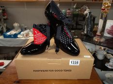 A pair of brand new Joe Brown ladies shoes, size 4