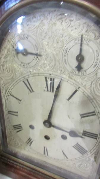 A mahogany 8 day bracket clock. In working order. - Image 2 of 7