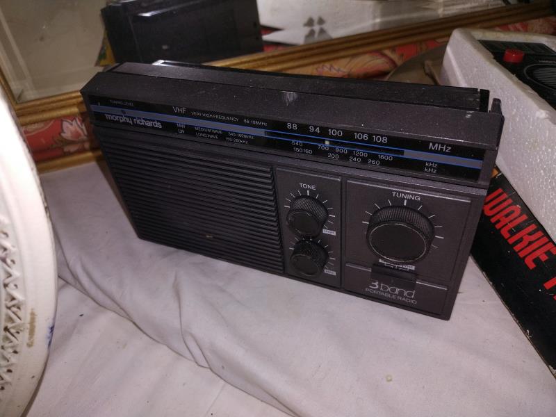 A pair of Artlight walkie talkies, vintage Saisho tv, digital alarm clock etc - Image 4 of 4