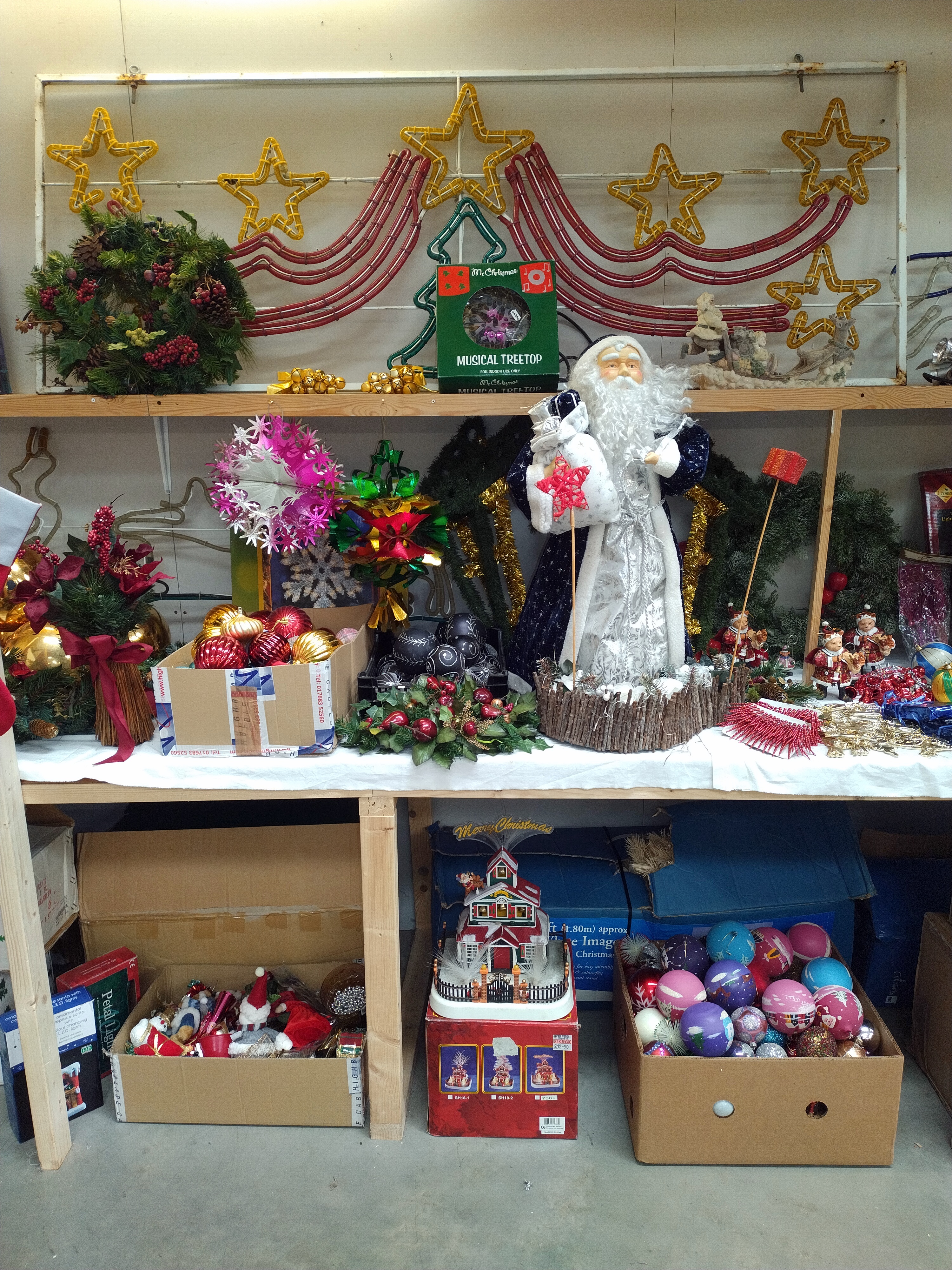 A very good large quantity of Christmas decorations including baubles, lights, trees & figures etc. - Image 4 of 17