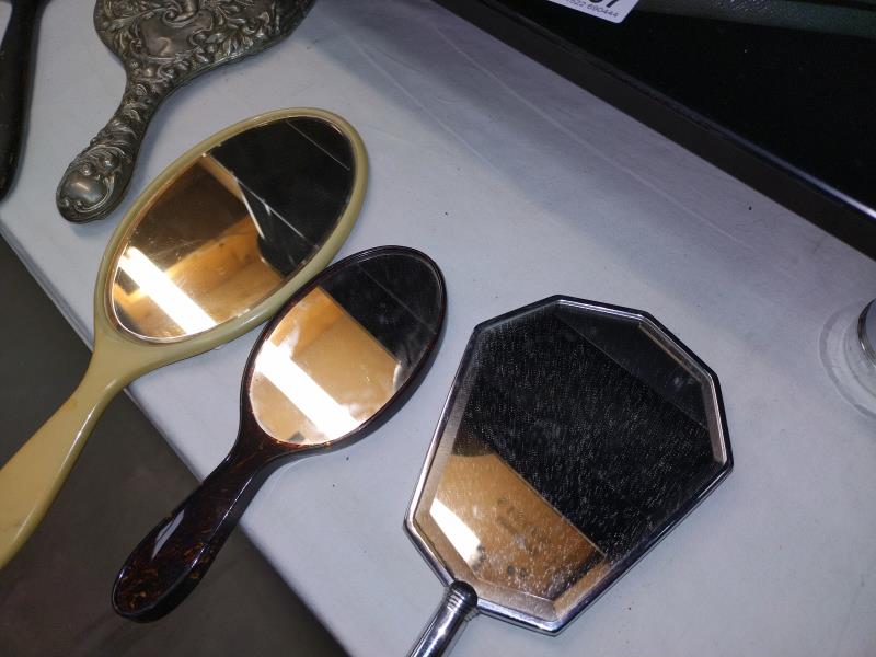 A selection of vintage dressing table hand mirrors - Image 3 of 3