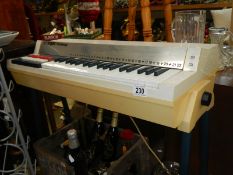 A Bontempi organ. COLLECT ONLY.