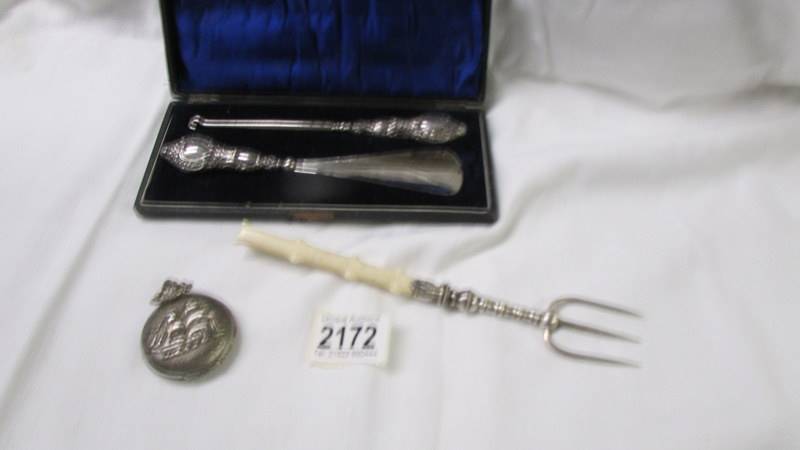 A cased silver handled shoe horn and button hook, a pickle fork and a modern pocket watch. - Image 2 of 5