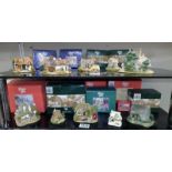 A selection of boxed Lilliput Lane cottages (12)
