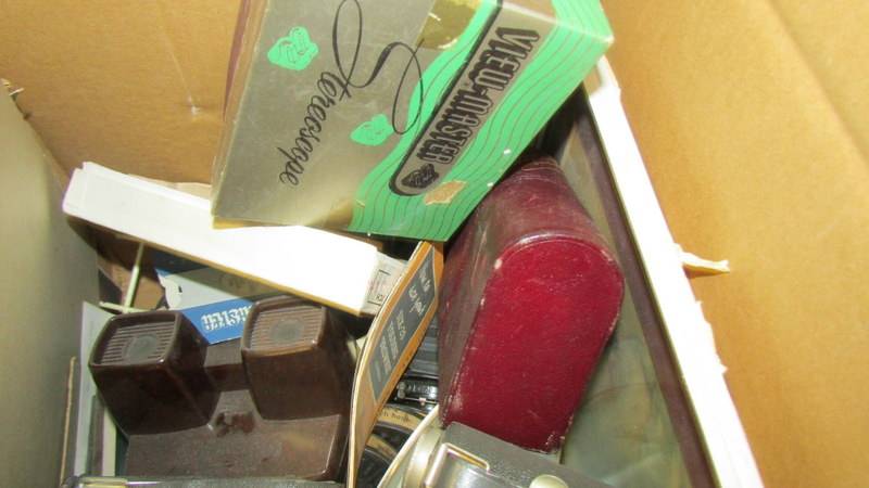 A box of old camera's including folding examples. - Image 3 of 3