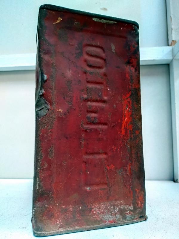 A 1930's/40's Shell petrol can - Image 2 of 4