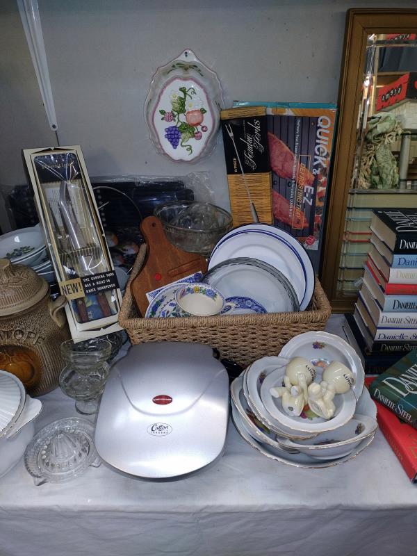 A good selection of kitchenalia including new kettle, jelly moulds, enamel plates, etc - Image 3 of 3