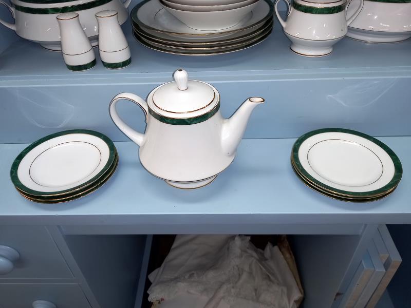 A Noritake 'Legendary' dinner set (approximately 40 pieces) COLLECT ONLY - Image 4 of 4