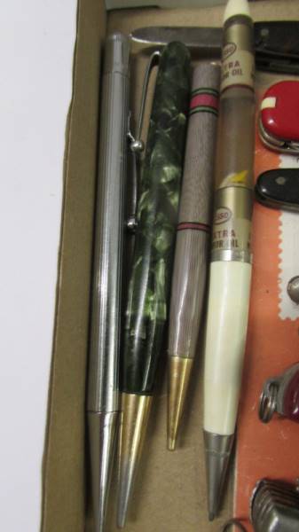 A mixed lot of pen knives and propelling pencils etc. - Image 3 of 4