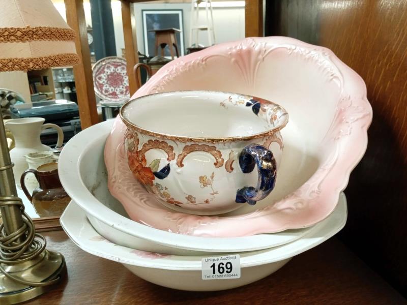 3 large wash bowls & a chamber pot