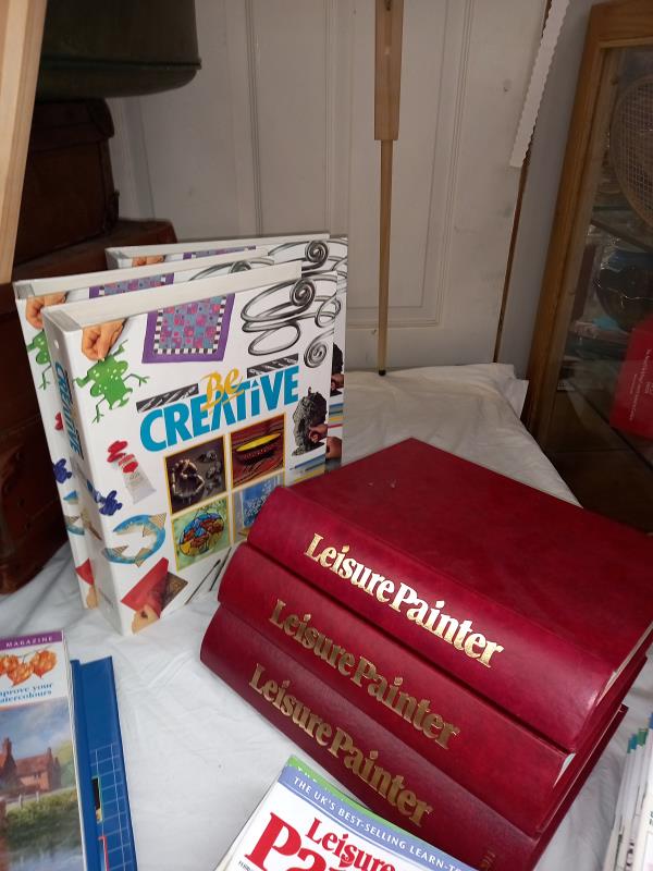 An artists easel & 6 volumes of Leisure Painter magazines - Image 2 of 3