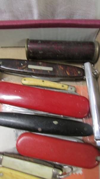 A mixed lot of pen knives and propelling pencils etc. - Image 2 of 4