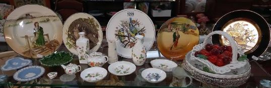 A mixed lot including collectors plates, Royal Worcester Blue Tit plate & Doulton series ware etc.