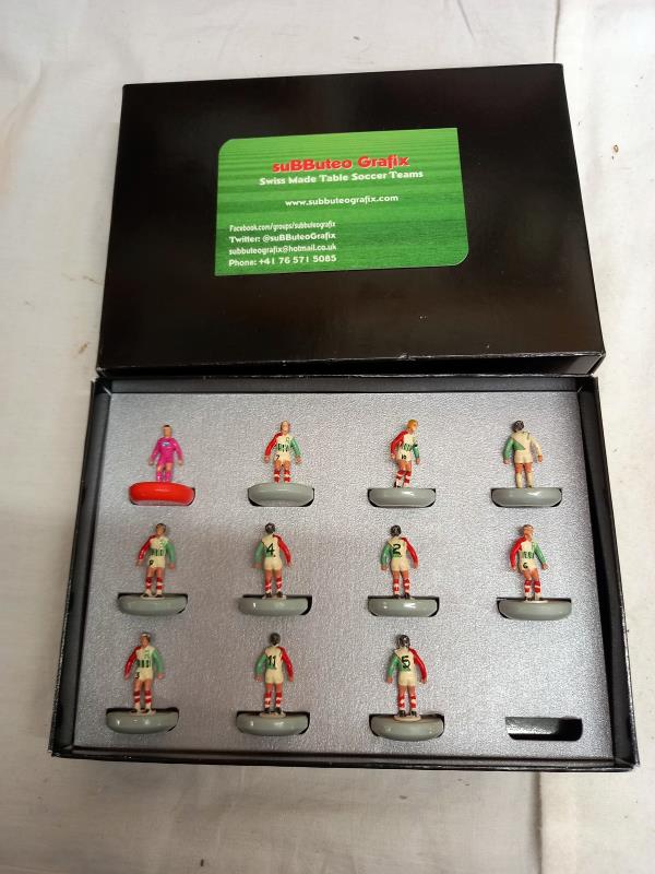 A mixed set of 12 Subbuteo (table soccer) teams including special paintings, including Everton, - Image 9 of 11