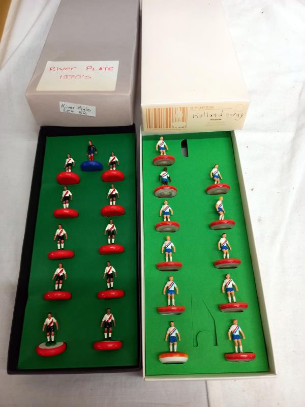 12 boxed table soccer (Subbuteo) teams including special paintings including Peru 92 Dynamo - Image 3 of 7