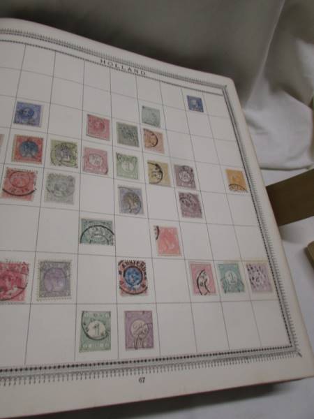 A very good Victorian stamp album of Victorian and early 20th century stamps including GB penny - Bild 17 aus 50