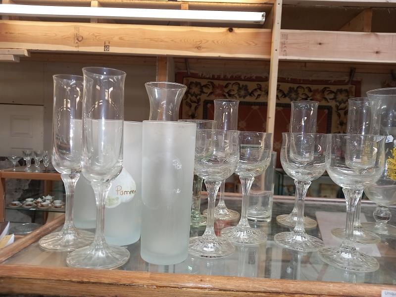 A collection of tall drinking glasses - Image 2 of 3