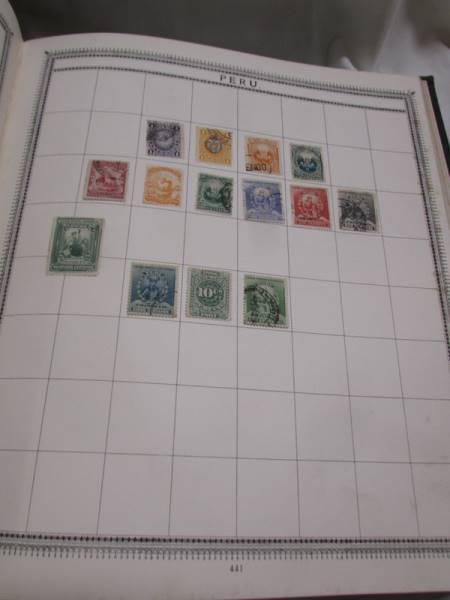 A very good Victorian stamp album of Victorian and early 20th century stamps including GB penny - Bild 46 aus 50