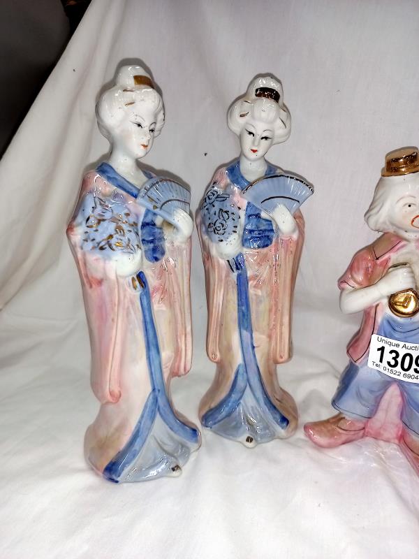 3 Chinese figures & a clown figure - Image 2 of 5