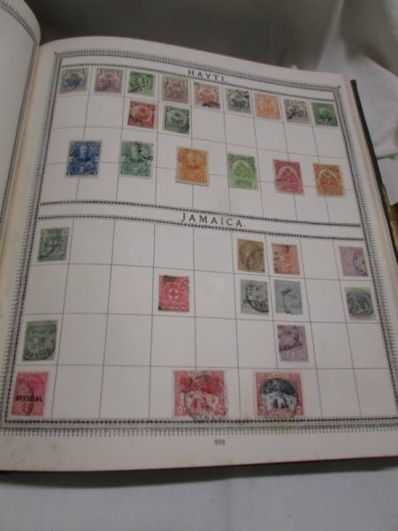 A very good Victorian stamp album of Victorian and early 20th century stamps including GB penny - Bild 44 aus 50