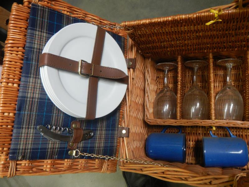 A double lidded picnic basket set (complete) - Image 4 of 5