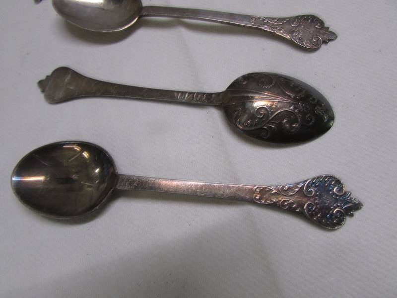 Eleven engraved silver teaspoons, 138 grams. - Image 2 of 3